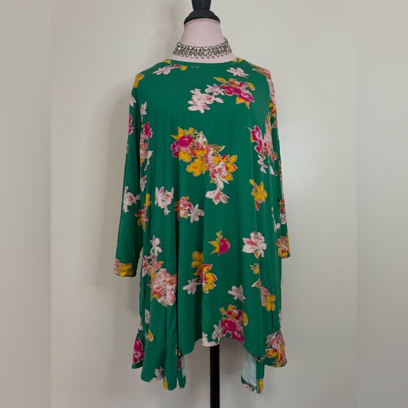 LOGO by Lori Goldstein Floral Green Tunic Blouse with pockets size 1X - Picture 1 of 10